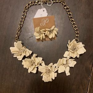 Brande new plunder necklace earring set